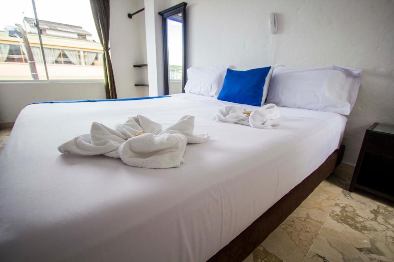Blue Star Hotel Мелгар Екстериор снимка