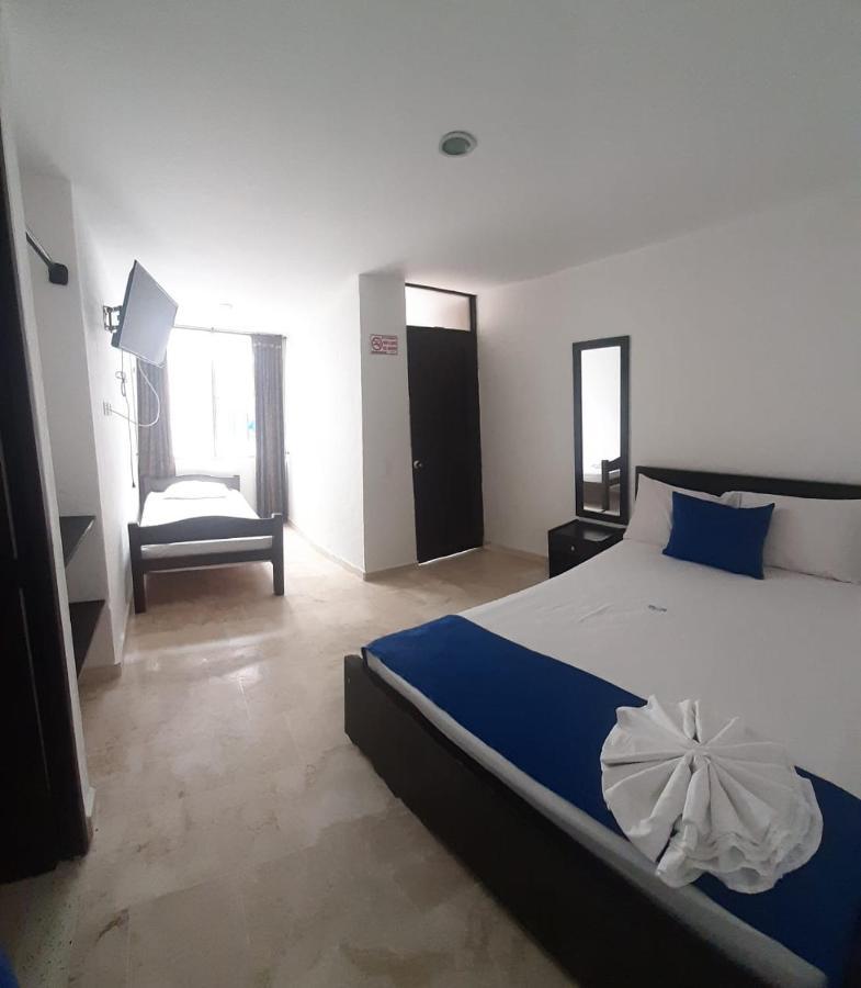 Blue Star Hotel Мелгар Екстериор снимка
