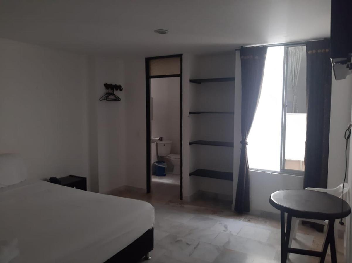 Blue Star Hotel Мелгар Екстериор снимка
