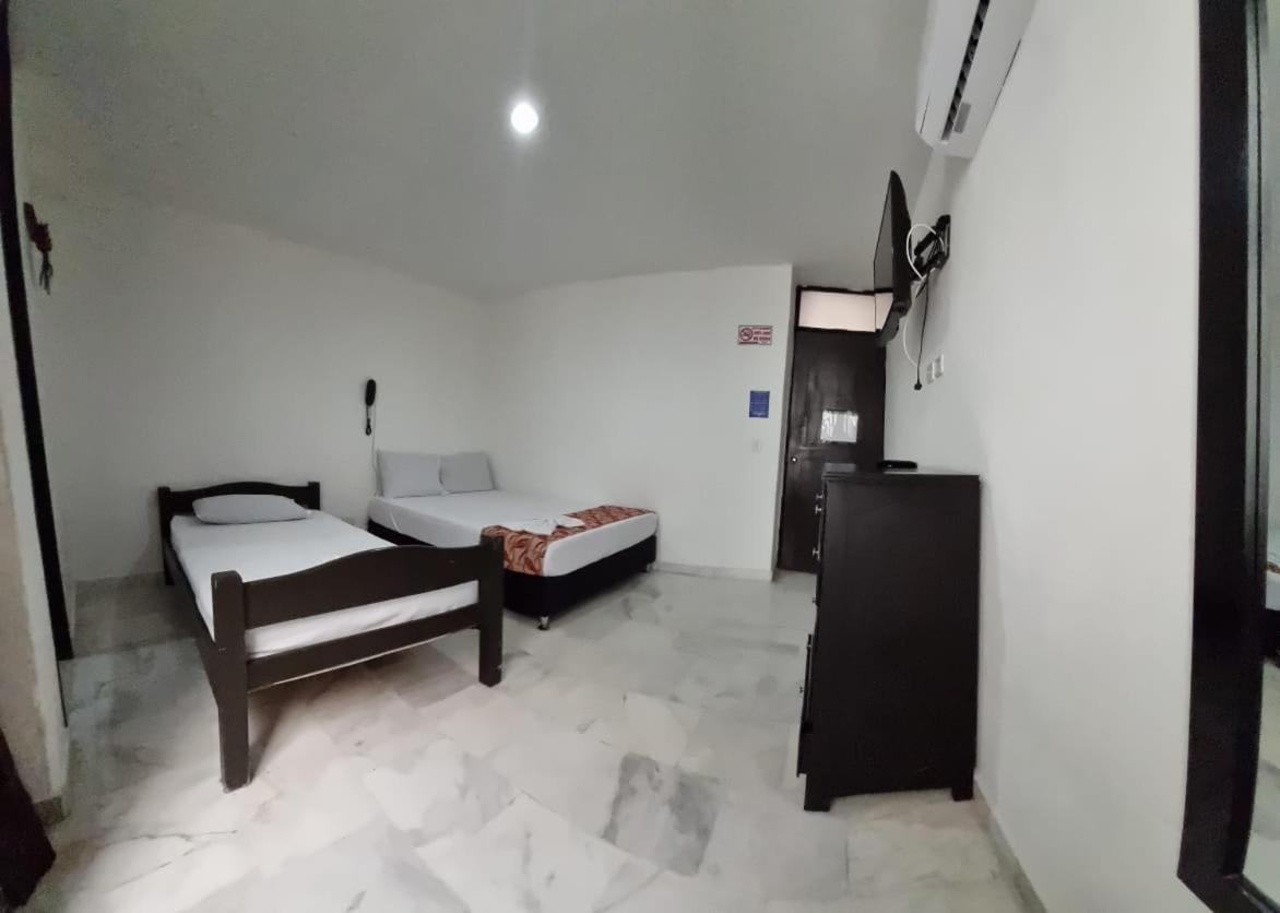 Blue Star Hotel Мелгар Екстериор снимка