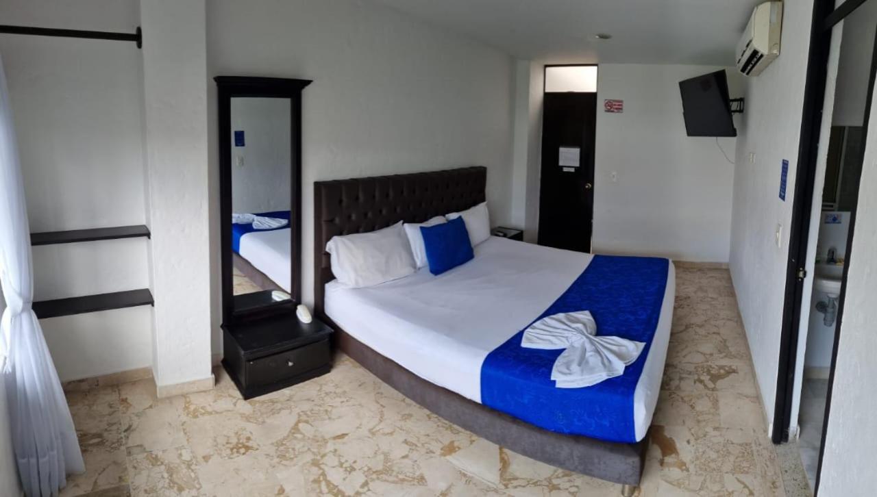 Blue Star Hotel Мелгар Екстериор снимка