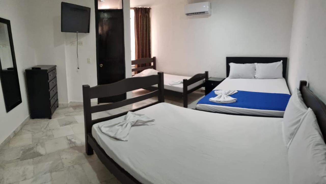 Blue Star Hotel Мелгар Екстериор снимка