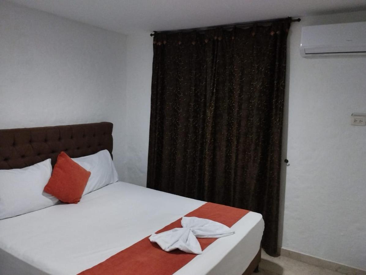 Blue Star Hotel Мелгар Екстериор снимка