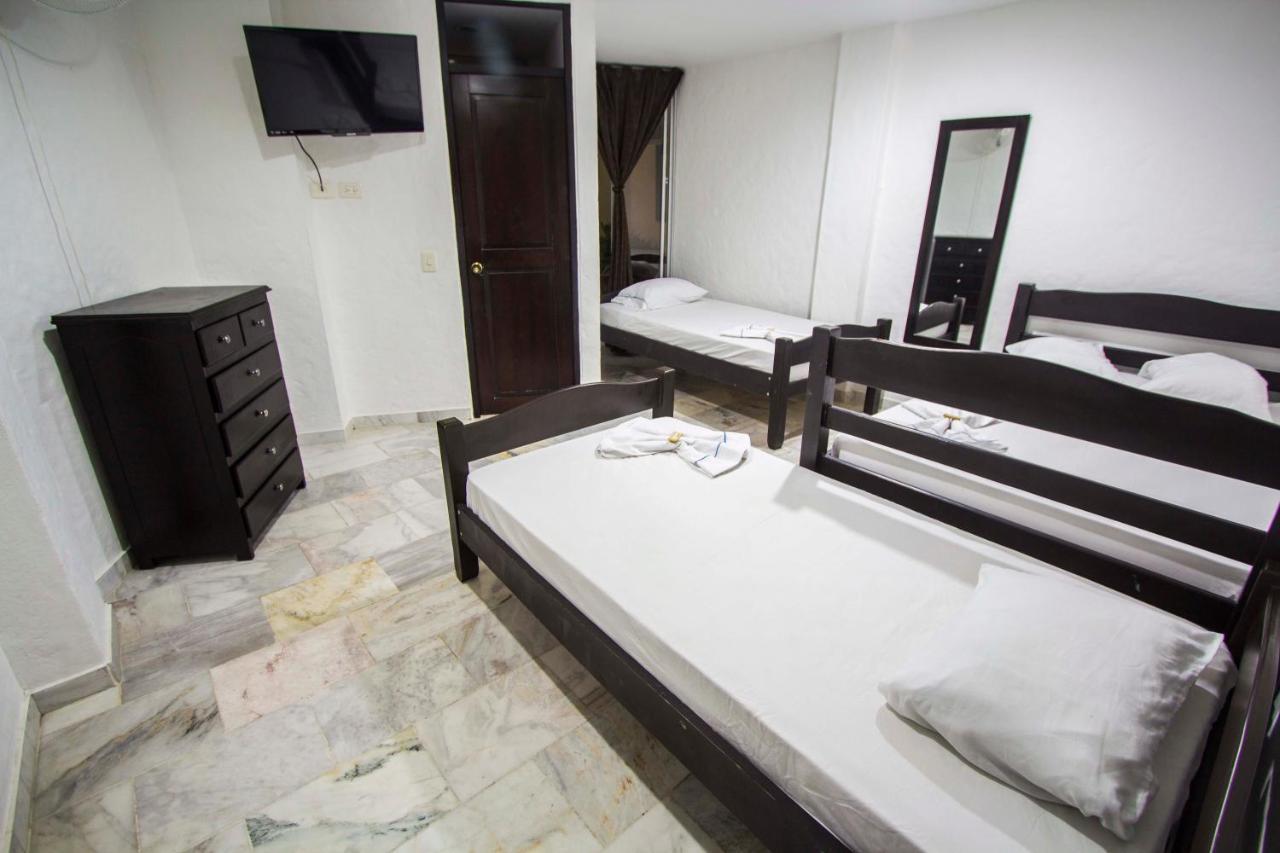 Blue Star Hotel Мелгар Екстериор снимка