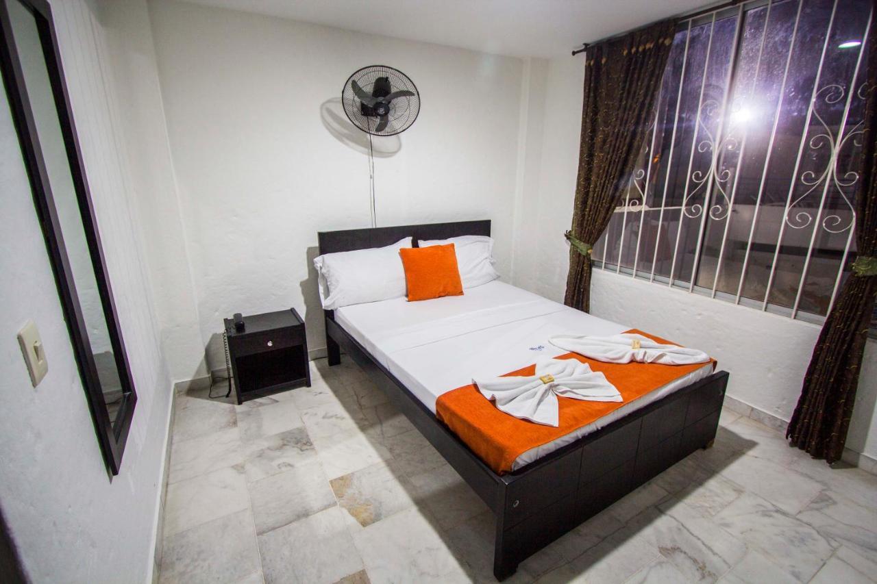 Blue Star Hotel Мелгар Екстериор снимка